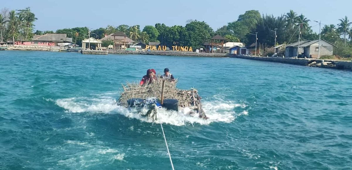 POKDRWIS JALATUNDA PERINGATI SUMPAH PEMUDA DI ATAS PERAHU